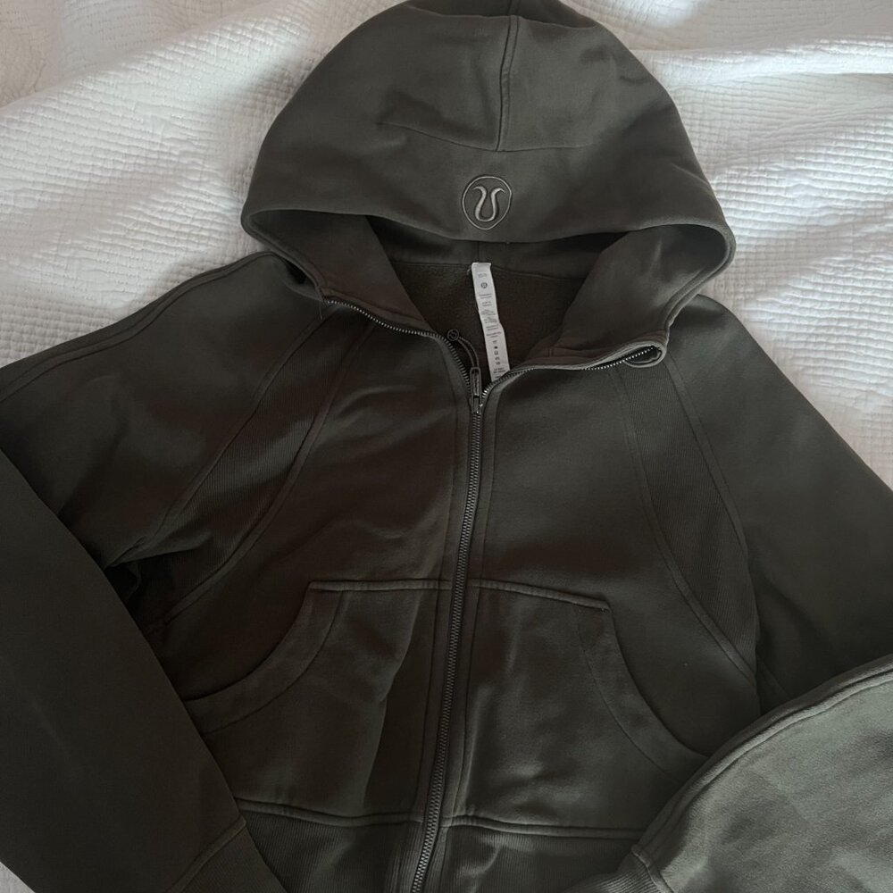 Lululemon- Scuba Hoodie- Carob Brown (xs/s)